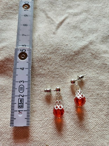 Ohrstecker mit roter