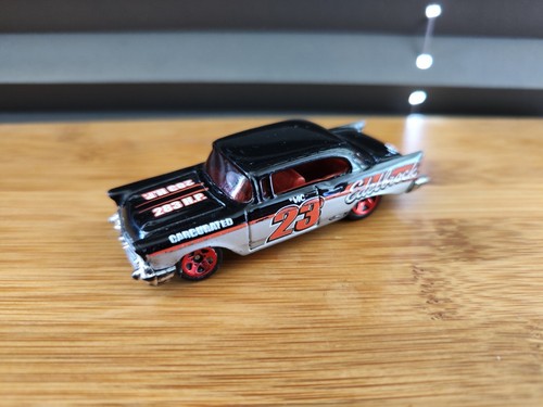 Hot wheels 1957 chevy bel - hot, air
