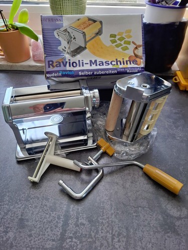 Ravioli maschine - ravioli,