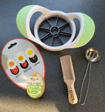 4 x Küchenutensilien,Eieruhr,Eierkocher,Apfelentkerner,Holzschaufel,Sieb,Metall