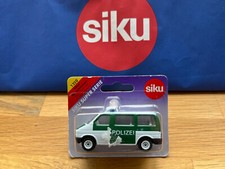 Siku 1350 Polizei Mannschaftswagen VW Bus T4 mit Verkehrszeichen OVP