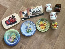 10 tlg Geschirr Brotbrett Teller Tasse Fußball Pooh Sandmann Cars Camping Garten