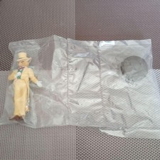 [Ungeöffnet] Baron Figur