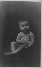 Baby Kind Studio Postkarte um