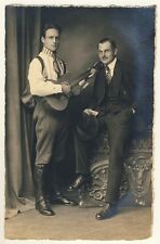 Instrument MÄNNER m GITARRE / MEN w GUITAR Musical Instrument * Foto-AK um 1920