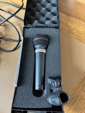 Profi Mikrofon Von Beringer Mit Entsprechendem Kabel