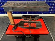 Traditioneller orig. Schweizer-Profi-Raclette-Grill für bis zu 2 halbe Käselaibe