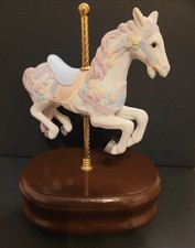 Spieluhr Pferd Karussell Auf