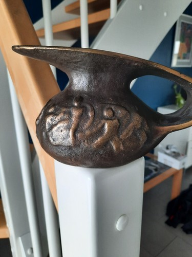 Krug kanne aus bronze - kanne,