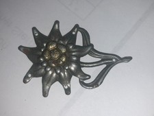 WH getragenes, v. d. Bergmütze abgenommenes Metall Edelweiß