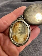 WW1 Medaillon mit Fotos Soldat