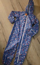 Regenanzug in lila mit süßem