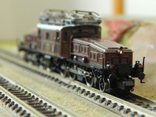 Arnold 2468 : E-LOK Ce 6/8 14253 "SBB" KROKODIL IN BRAUN SPUR N ANALOG MIT OVP