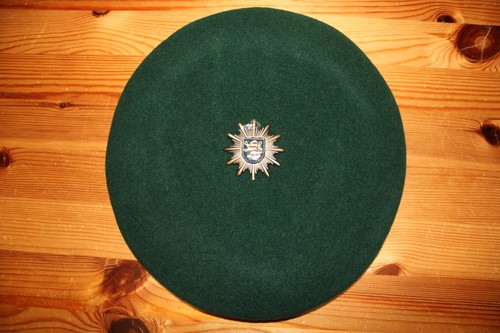 Altes grünes polizei barett - altes,
