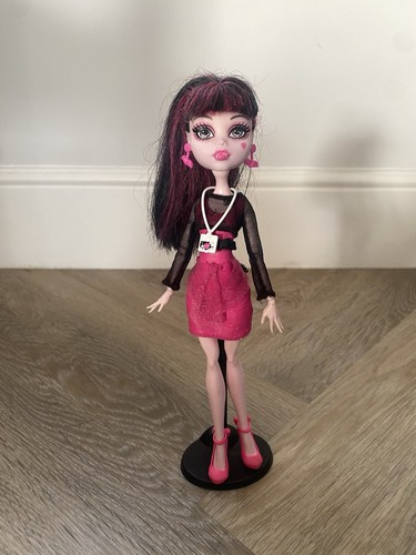 Monster high draculaura music - draculaura,