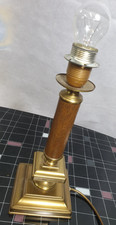 klassischer Metall-Lampenfuss