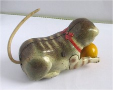 Antikes Blechspielzeug Katze mit Ball Aufziehmechanik Vintage Made in US Zone
