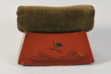 P45R21- Japan Holz Lack Kopfstütze Makura lackiert mit Kranich Motiv