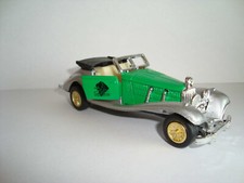Oldi-Auto mit Schwungrad