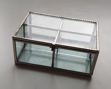 Glasschatulle Ausstellungsschatulle mit Metallrand dekorativ