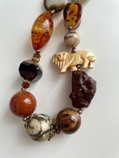 Einzigartige handgefertigte Halskette mit Edelsteinen (Achat, Jaspis, Septarie)