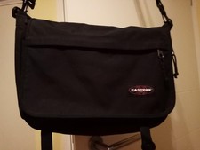 EASTPAK Messenger Bag Black Schulter-Umhänge-Arbeits-Tasche 43cm x 35cm Schwarz