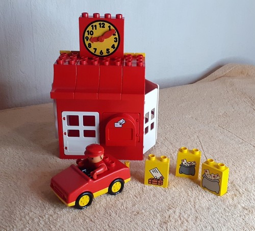 Post gebäude mit uhr - uhr,, auto
