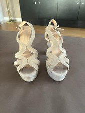 Plateau Schuhe in beige von