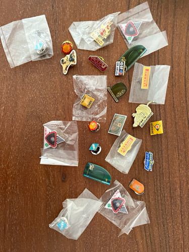 Werbe-Pins/Anstecknadeln
