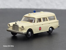 Modellbau von Brekina - Mercedes 190 Krankenwagen der Johanniter-Unfall-Hilfe