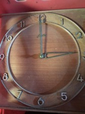 Pendeluhr mit Gewichten