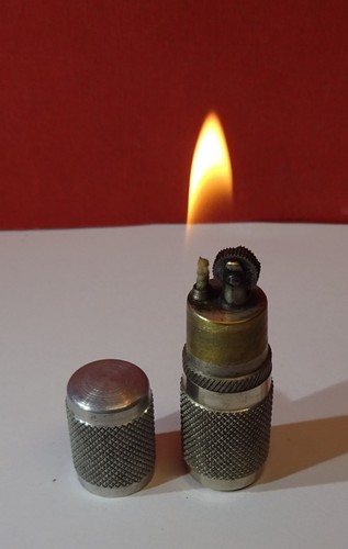 Uraltes sturmfeuerzeug - uraltes,
