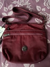 Kipling Umhängetasche ARTO in Weinrot.. Crossover..Handtasche..Damen Herren..