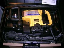 SDS-max Meißelhammer DeWALT