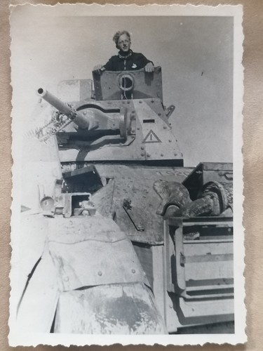 Foto wk2 panzer - beute, soldat