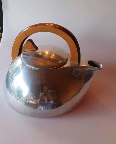 Picquot ware kettle - ware,