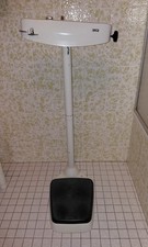 SECA Personen Balkenwaage 140 kg. Arzt-Praxis Standwaage weiß