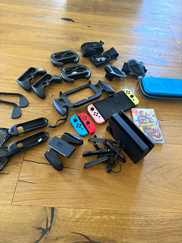 Nintendo switch bundle - +, 4