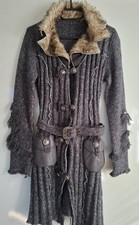 Strickmantel Cardigan Longweste 32/34 mit Taschen, Gürtel, Strasssteinen 