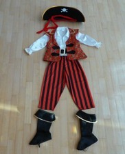Piratenkostüm Gr.104 Hose Bluse mit Gürtel Weste Hut Stulpen 