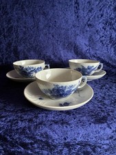 Royal Copenhagen Blaue Blume Korbrand Teetasse mit Untertasse geschweift 3 Stück