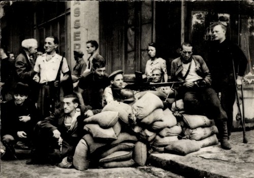 Paris barricade au - ak,