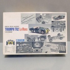 Gunze Sangyo 1/24 TRIUMPH TR2
