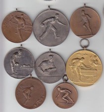 8 alte Sport Medaillen meist