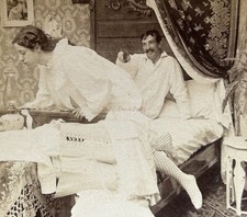 Paar Im Bett Komische Genre