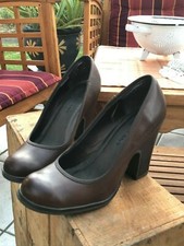 Hohe Pumps mit 10 cm