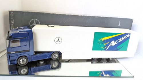 Nzg mercedes benz - 1:43,