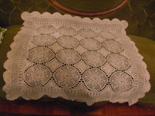 altes gehäkeltes Deckchen