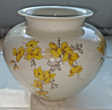 Porzellan-Vase elfenbeinfarben