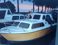 Schönes Motor [DIESEL) Kajütboot